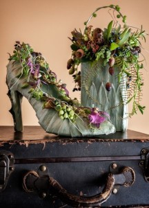 scarpetta e borsina di foglie e fiori