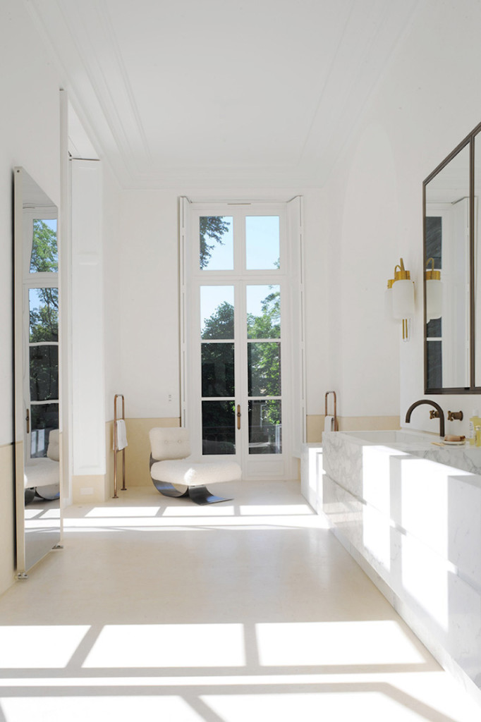 Est-Magazine-Joseph-Dirand-paris-bathroom-Adrien-Dirand
