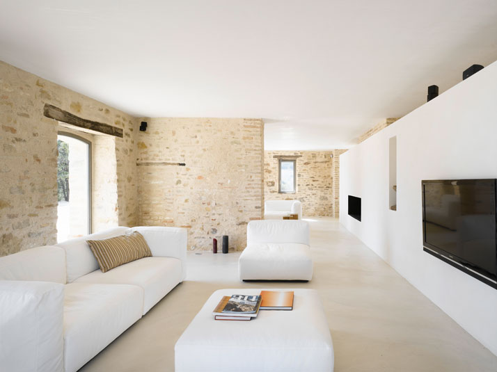 Welcome-Beyond-Le-Marche-Villa-photo-Hannes-Henz-yatzer-8