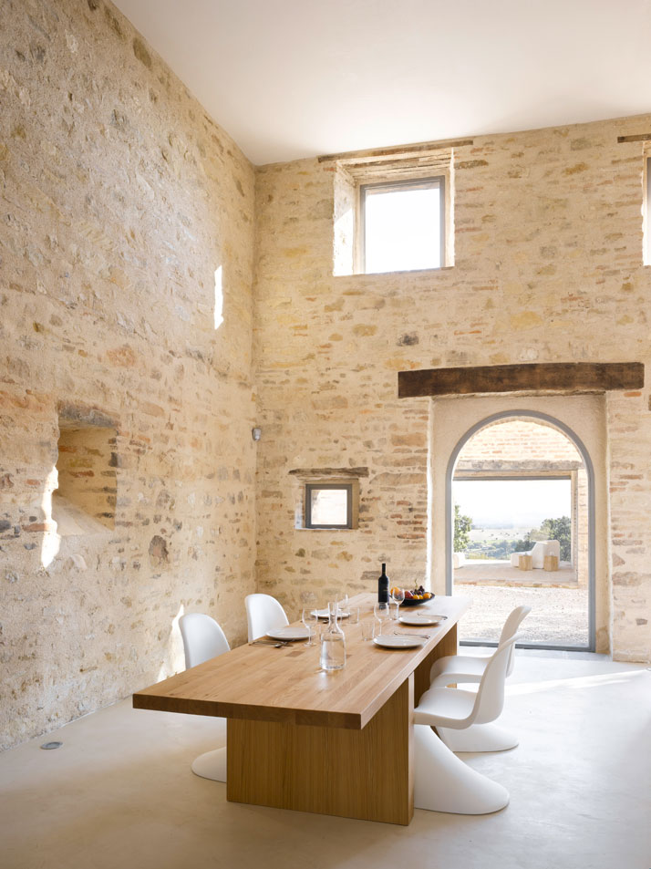 Welcome-Beyond-Le-Marche-Villa-photo-Hannes-Henz-yatzer-9