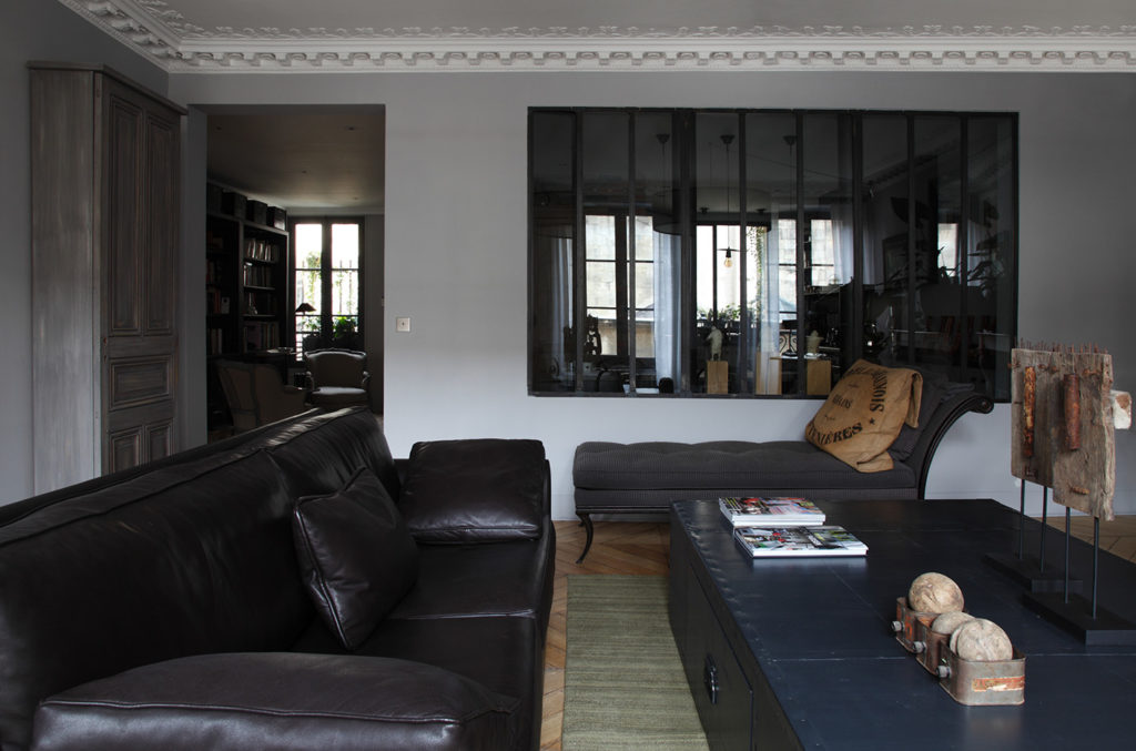 David Gaillard in grigio