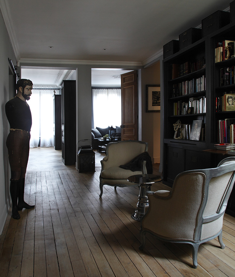 David Gaillard in grigio