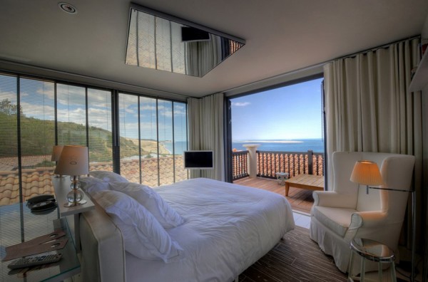 La-coorniche-hotel-philippe-stark-cover-151-600x396