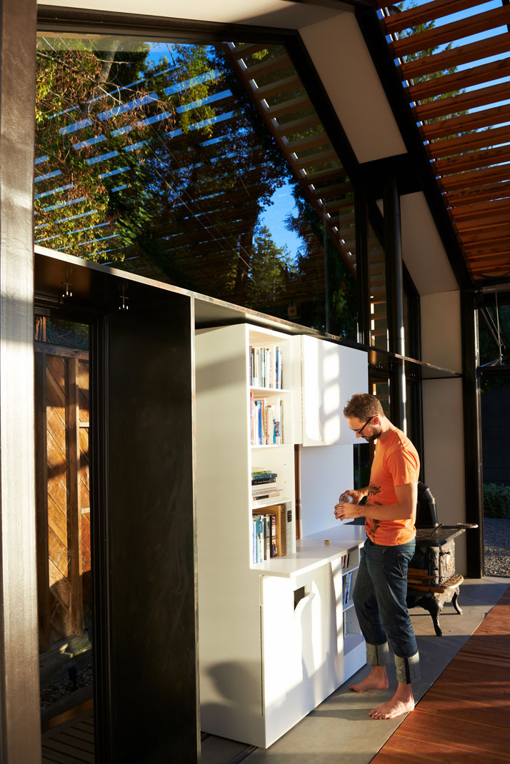 5_Garage_Cabin_Washington_Greypants_yatzer