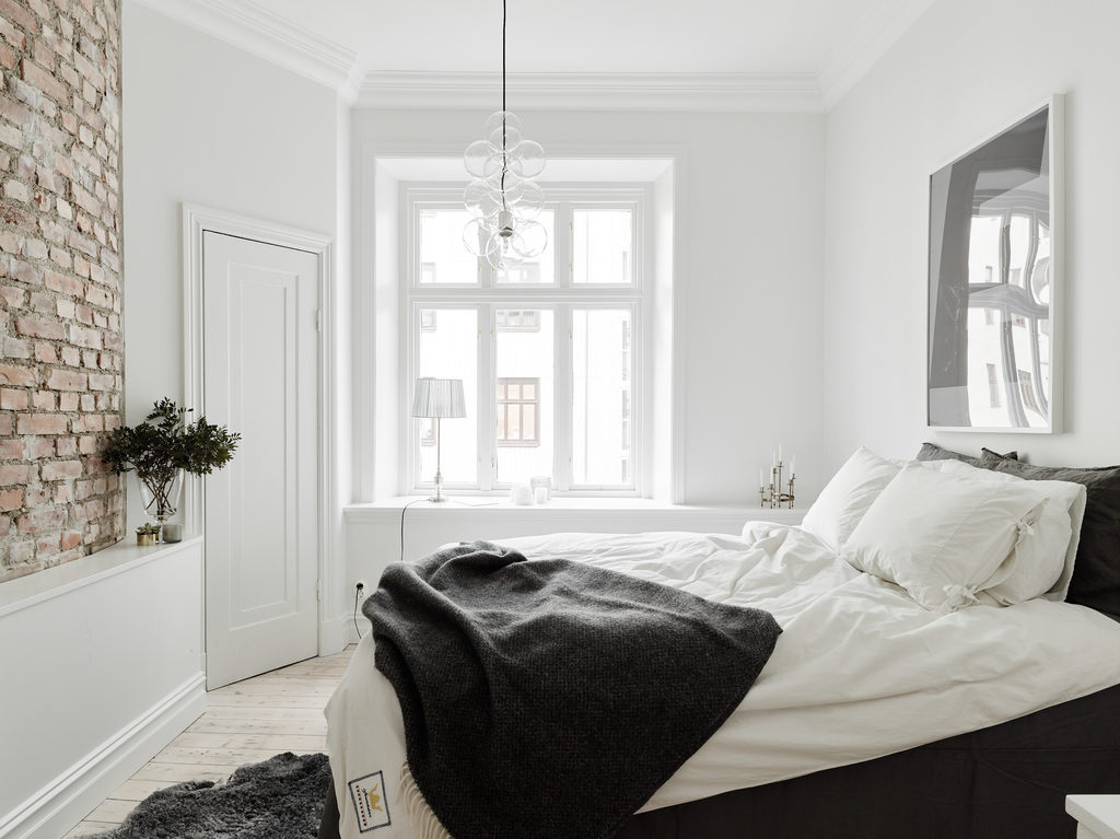 Interno in bianco e grigio in stile nordico