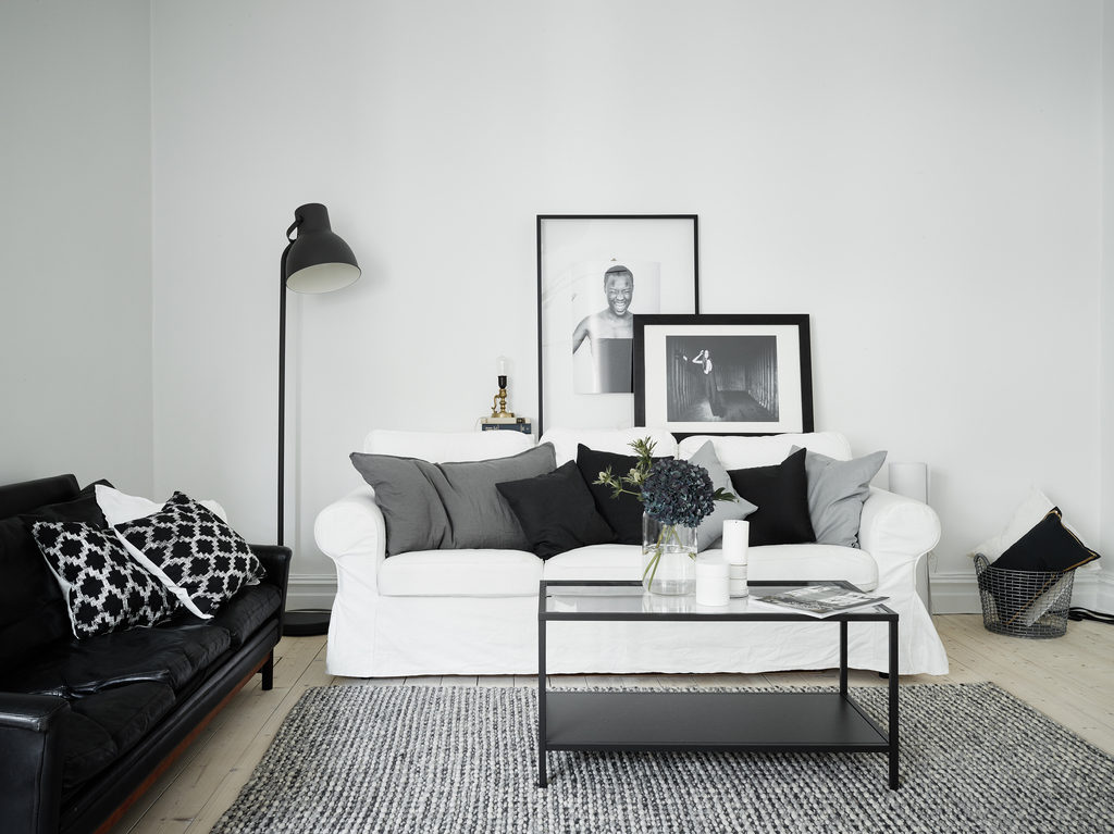 Interno in bianco e grigio in stile nordico