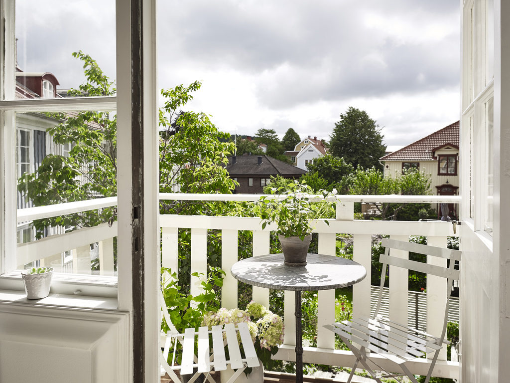 Interno nordico con sedie Thonet