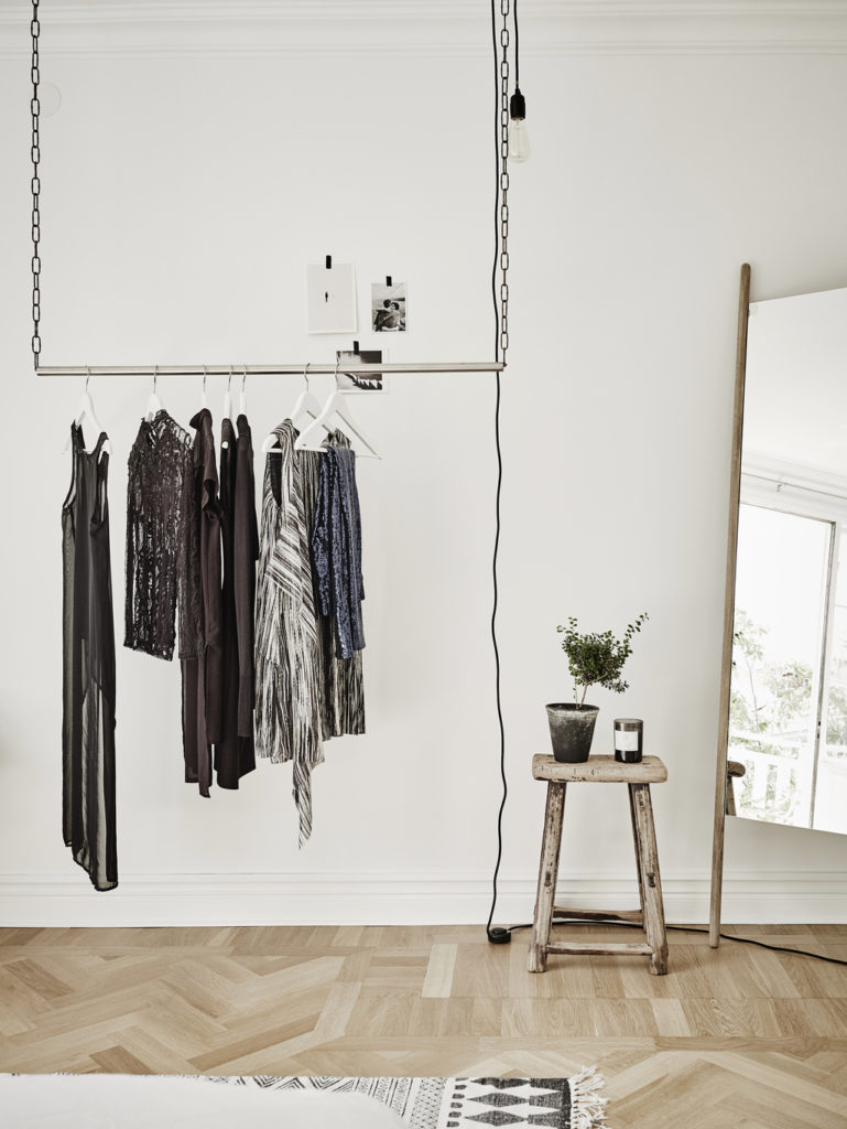 Interno nordico con sedie Thonet