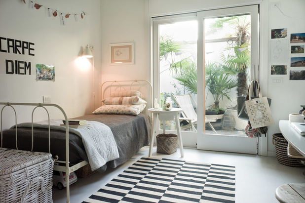 Total white con terrazzo a Milano