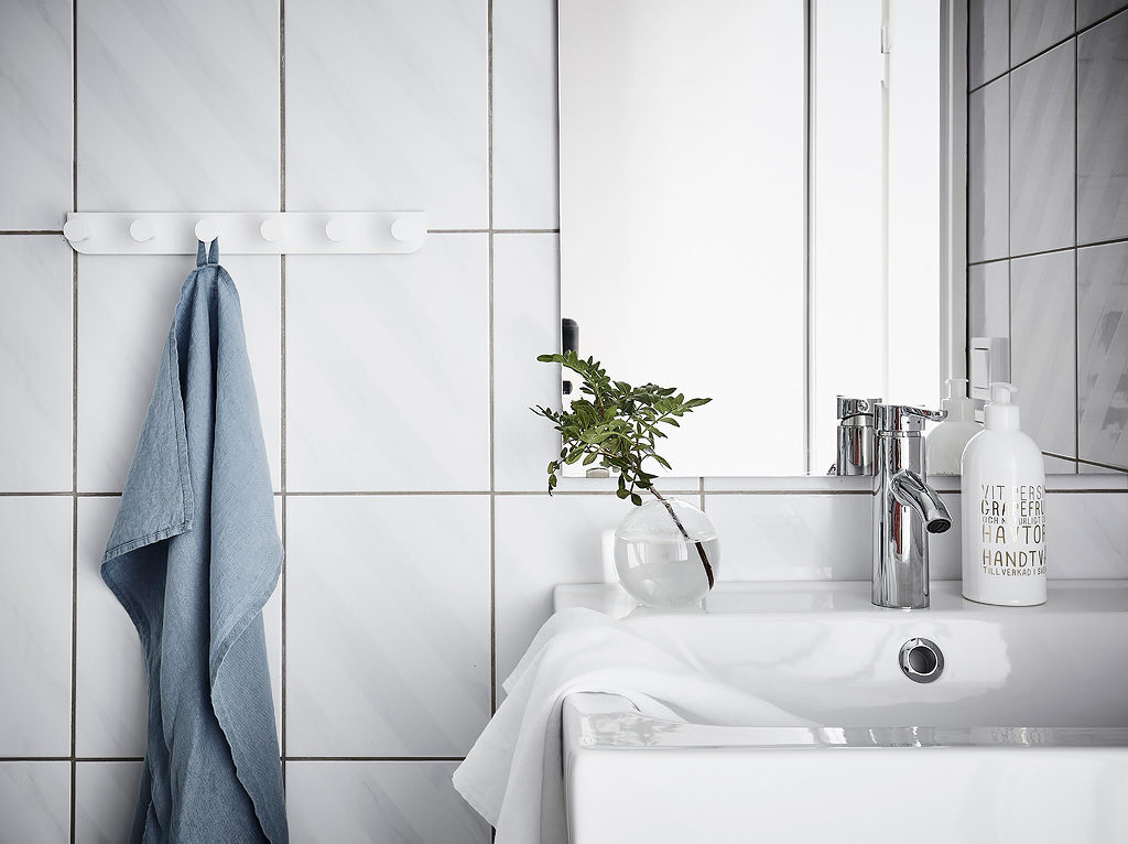 Una casa svedese dal look monocromatico casa in total white bagno