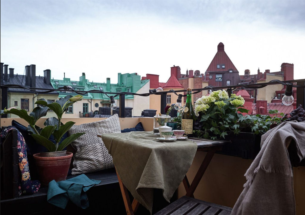 Pareti scure balcone