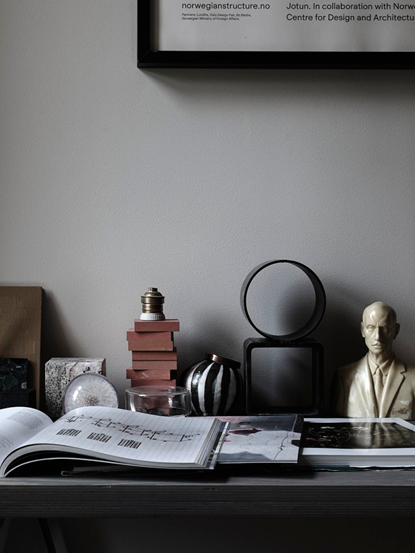 Grigio scuro per per un interno nordico