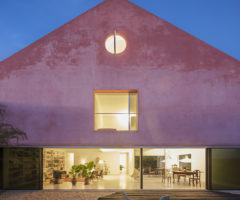 In the mood for architecture: la Casa Rossa di EXTRASTUDIO