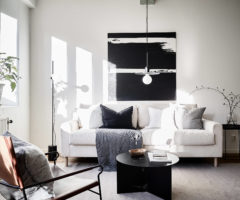 Interior Inspiration: bianco e travi a vista per un appartamento dallo stile essenziale