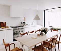 In the mood for architecture: un’officina si trasforma in casa accogliente