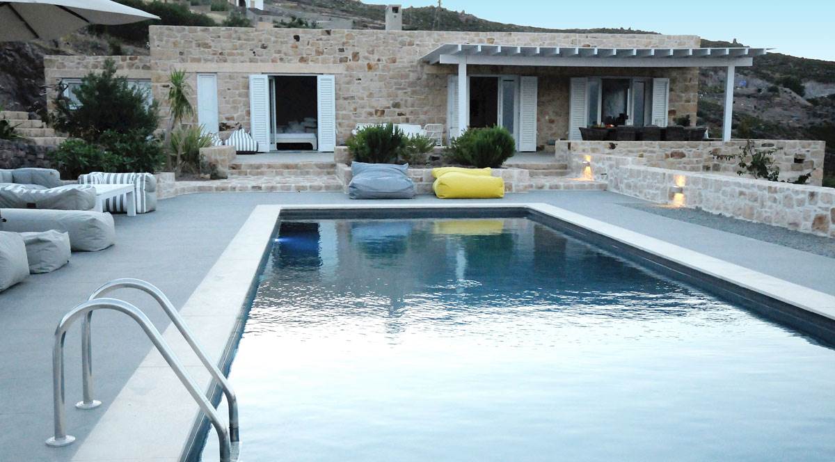 9 Patmos una casa candida con vista inthemoodfordesign
