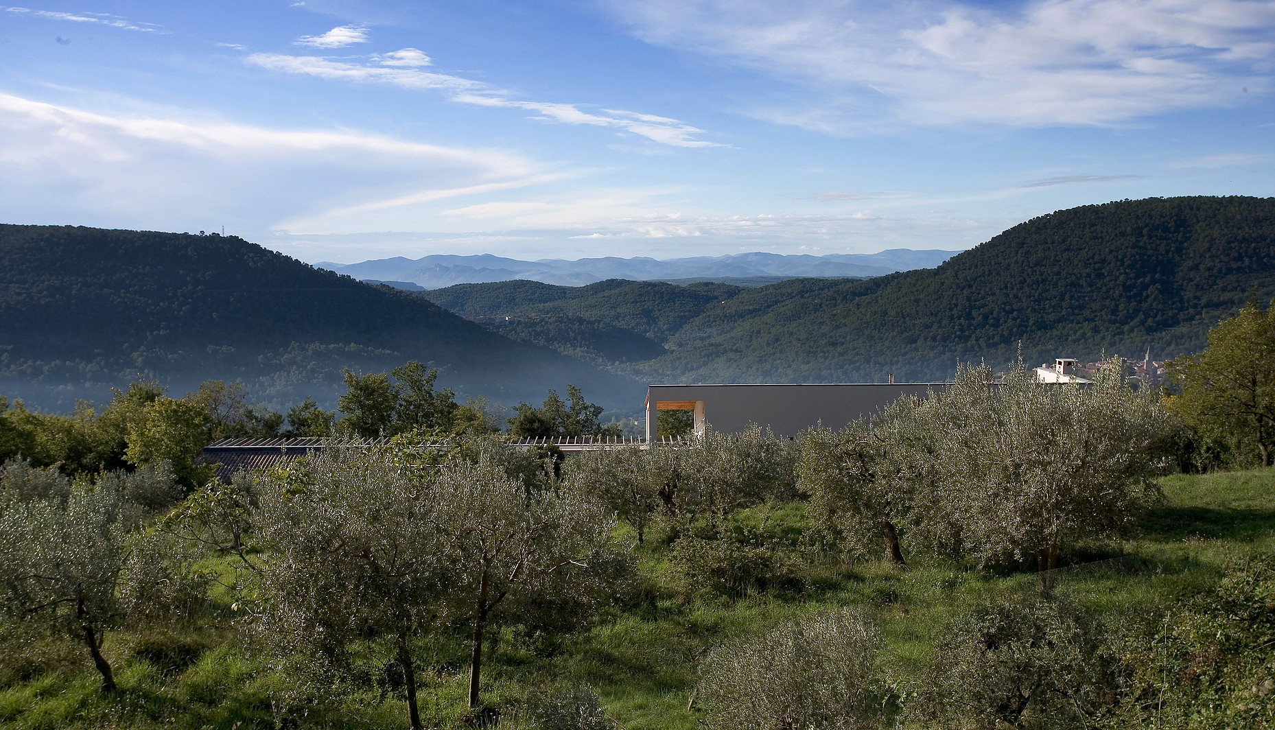 Villa Jones, Bargemon inthemoodfordesign