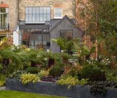 Una spettacolare casa inglese con vista sul giardino