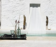 Trullo Nostrano: il bianco che acceca e pacifica e sussurra una sola parola: relax