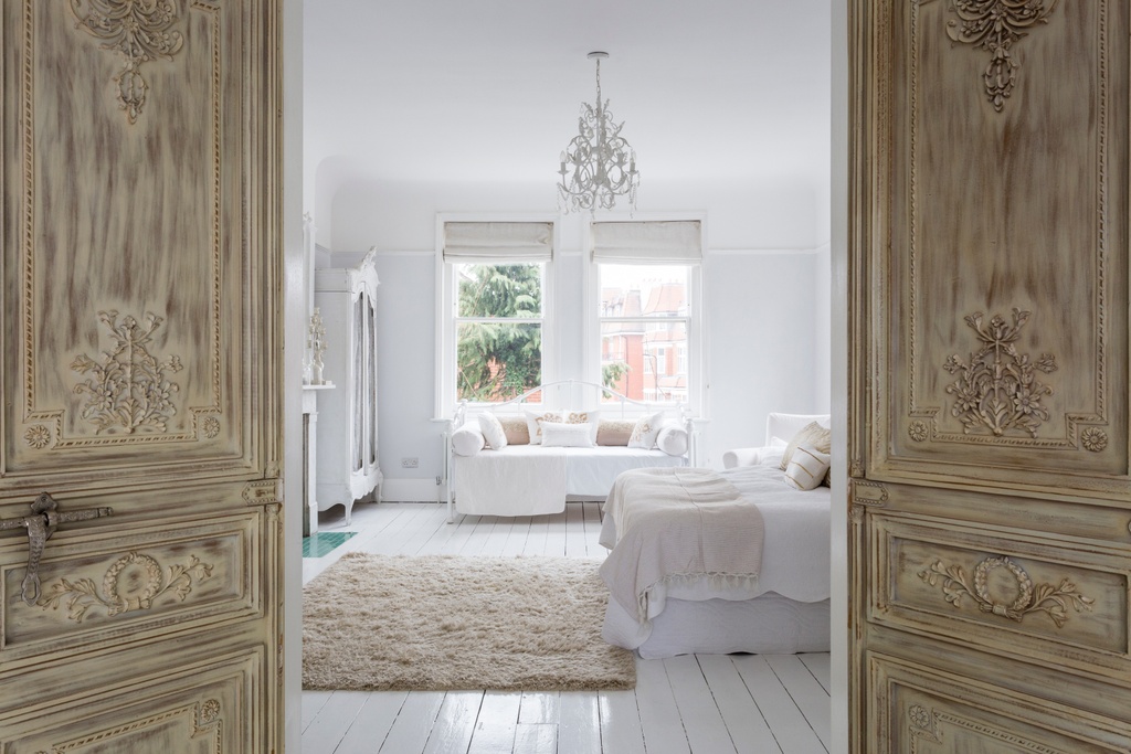 Hopton in white 13