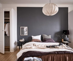 Spotlight on color: una parete color ardesia per la stanza da letto