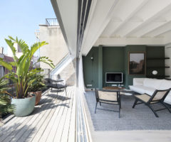 Interior Inspiration: linee pulite ed essenziali per un appartamento con terrazzo