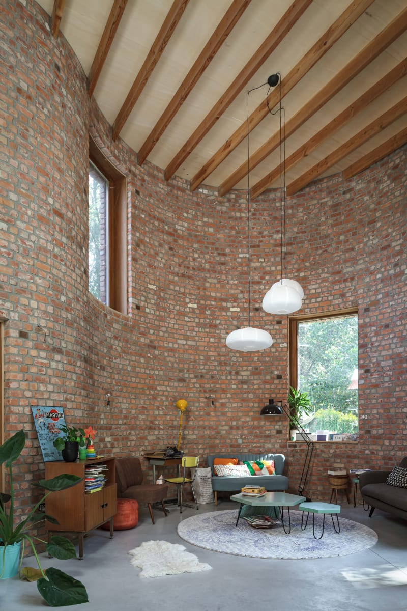 gjG house 10