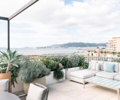 Vista mozzafiato sul mare con terrazza per un lussuoso appartamento a Palma