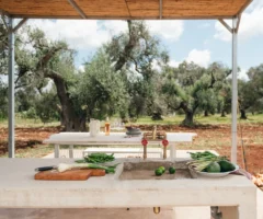 Una splendida villa con trulletto in vendita nella campagna pugliese a due passi da Ostuni