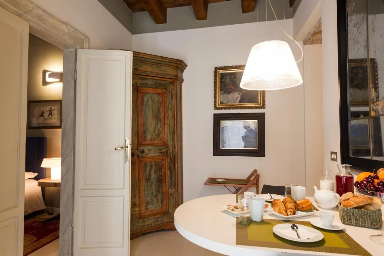 Palazzo Fracastoro 25