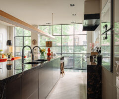 Una townhouse che sorprende a ogni piano