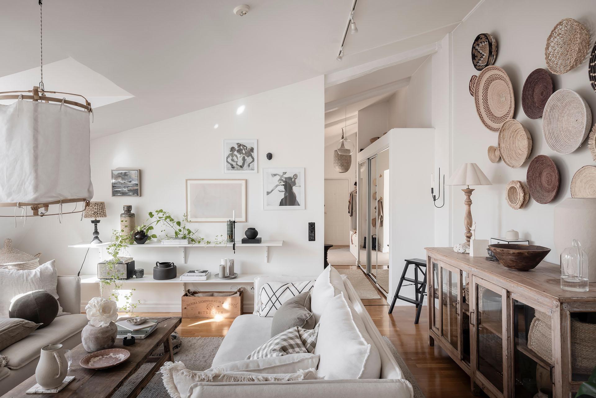zona giorno con credenza